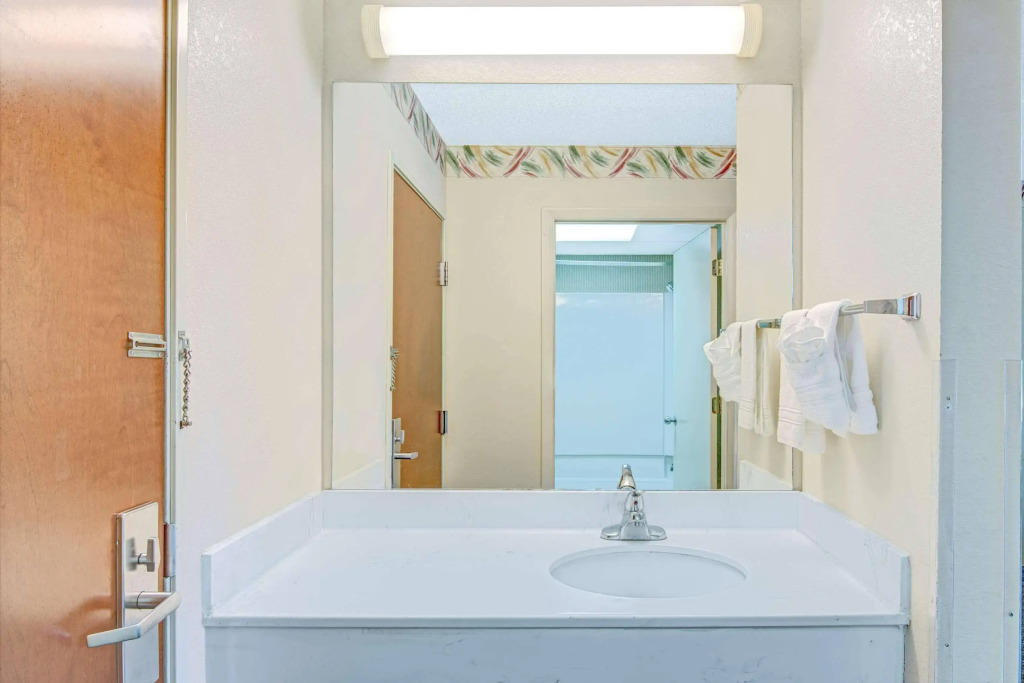Days Inn Louisburg