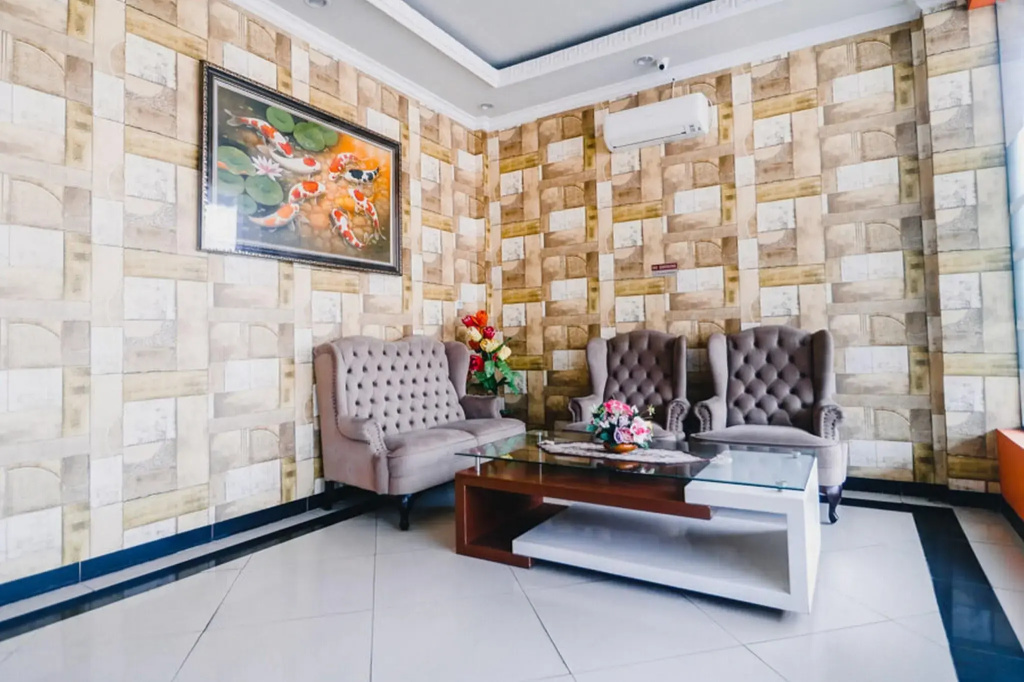 RedDoorz Plus at Grand City Inn Makassar