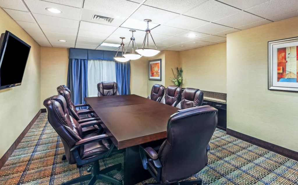 Holiday Inn Express Hotel & Suites Beaumont Northwest by IHG
