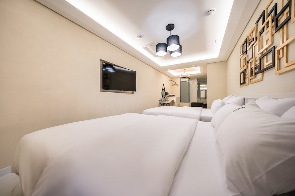 Hotel Moon
