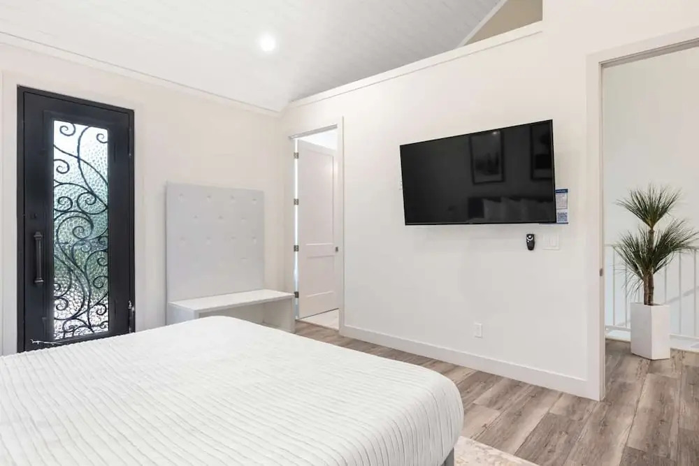Twice Charmed 8 Bedroom Townhouse
