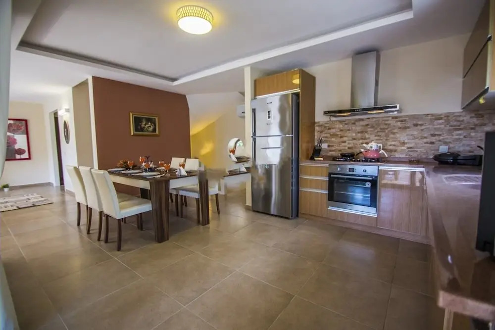 Villa Violet 1 by Villamnet