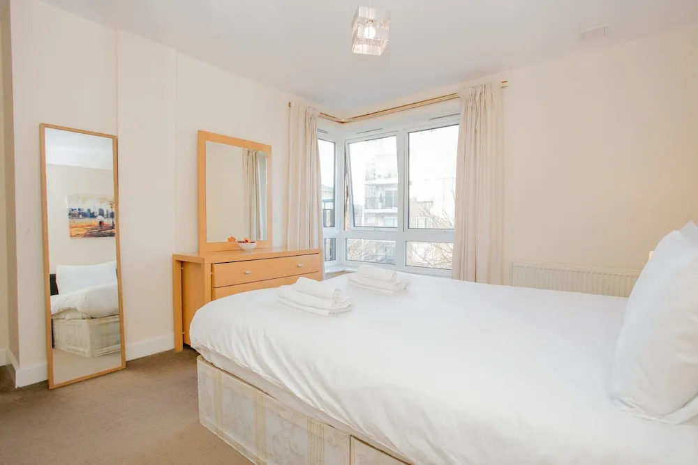 1 Bedroom Flat with Balcony Accommodates 4