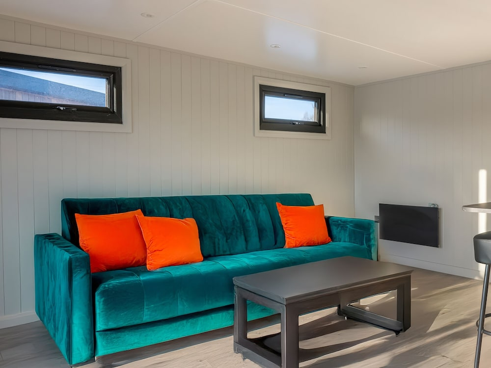 Lodge 2 @ Holmewood Lakes