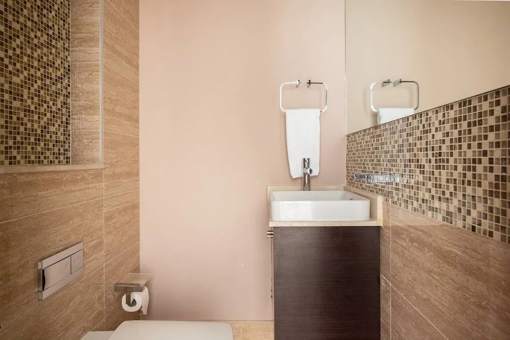 Sleek & Sophisticated 2BR With Study Within Downtown Dubai!