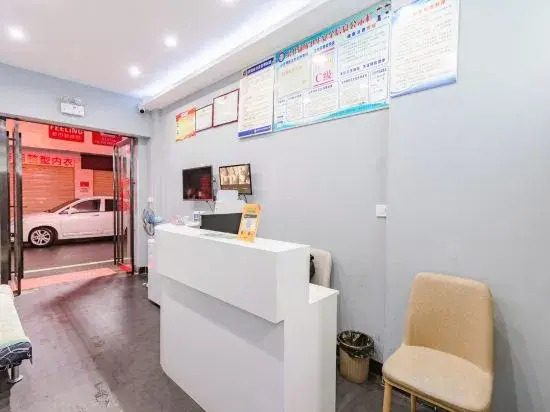 Xinyang Dongpeng Hotel