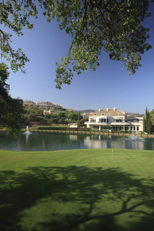 Elviria Hills Living