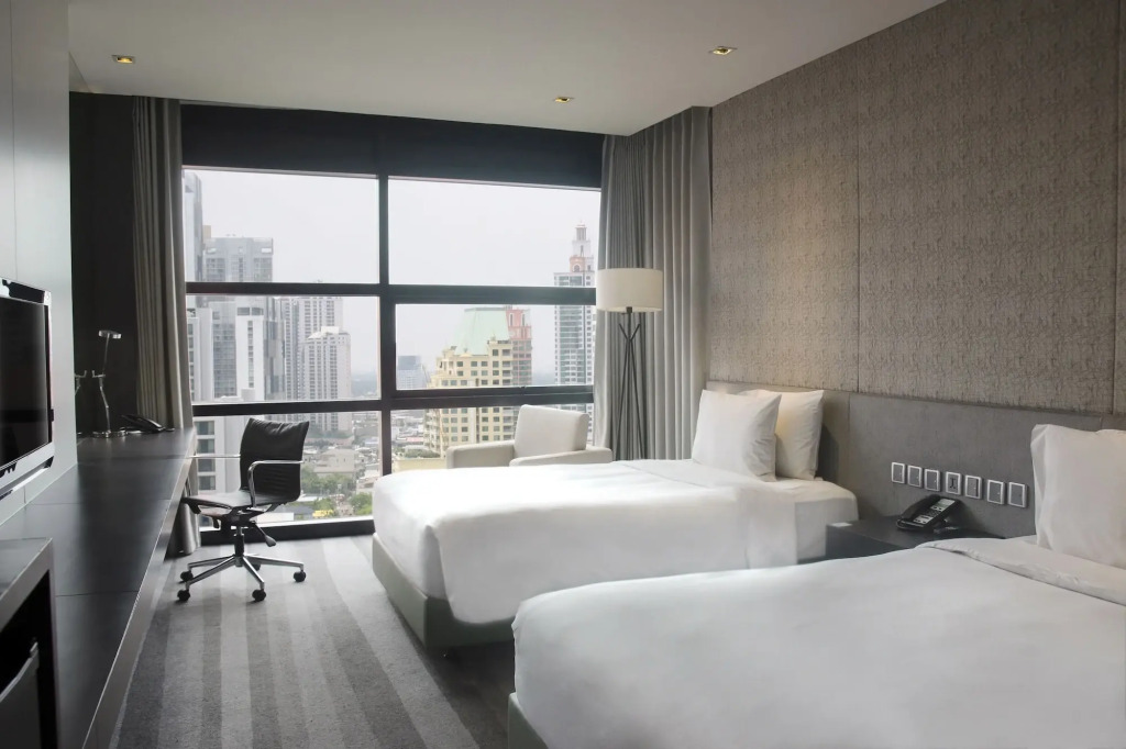 Holiday Inn Bangkok Sukhumvit by IHG