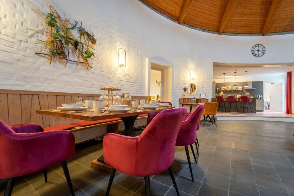 dreamcation - Ehemalige KIRCHE mit Haus bis 26 Personen, 3D-Tour, Garten, Terrasse, BBQ