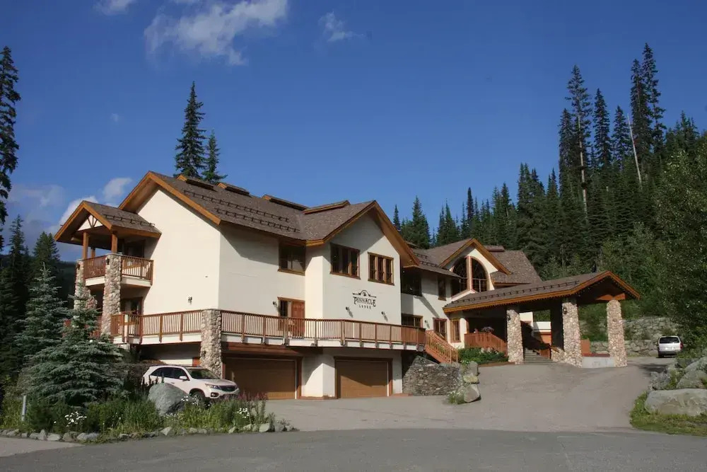 Pinnacle Lodge