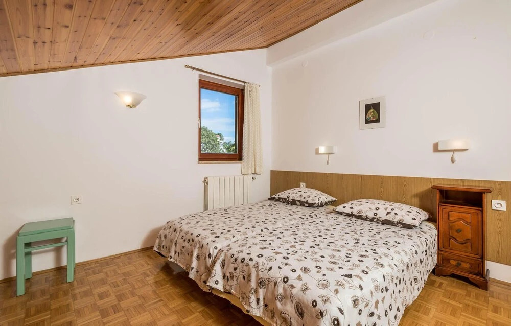 Stunning Home in Lovran With Wifi and 2 Bedrooms