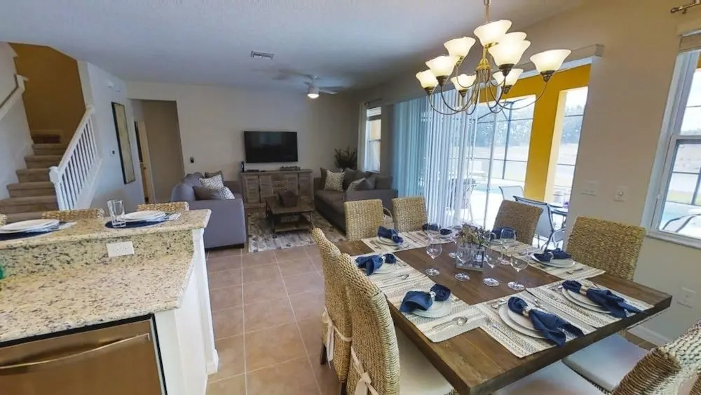 ACO PREMIUM – 7 Bd south facing Pool and Spa (1729