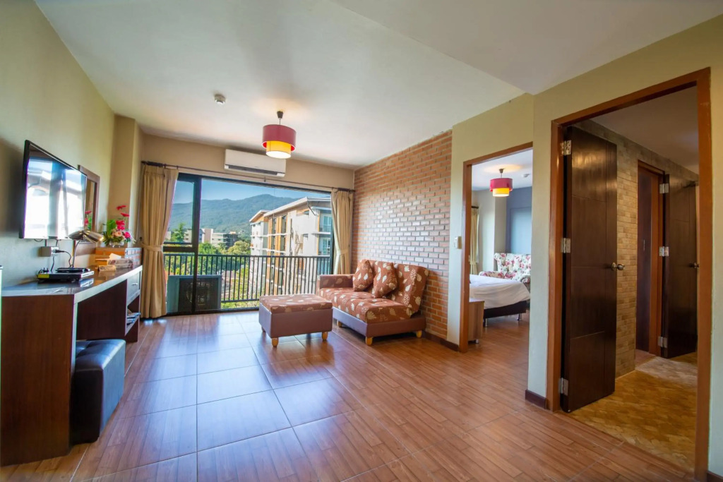 WE Valley Hotel