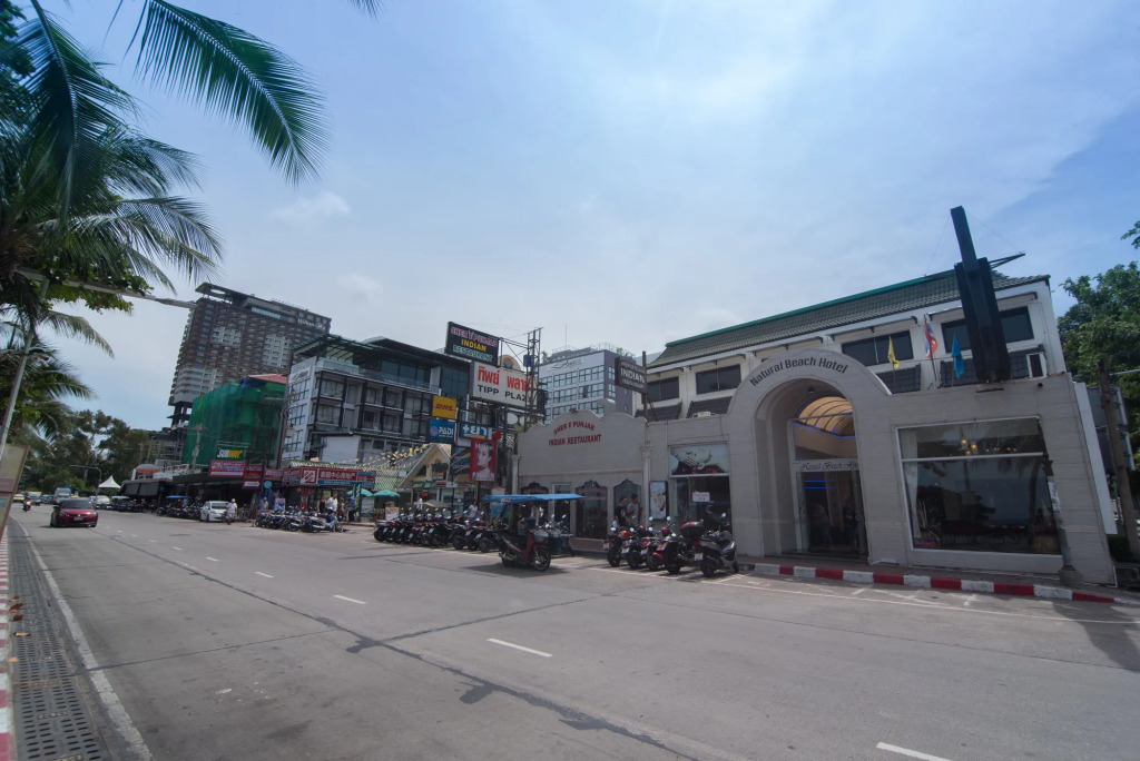 Natural Beach Hotel Pattaya