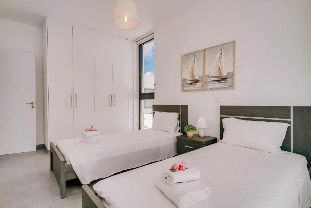 SunnyVillas 4BR New Villa Private Pool in Pernera