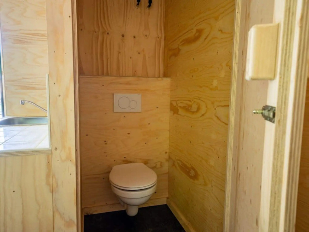 Practical chalet with terrace, in a green holiday park near Amsterdam
