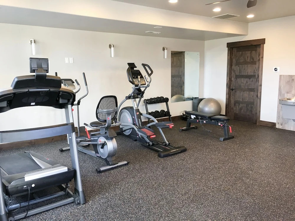 Blackstone Townhouse Unit #2A 2 Bedrooms 2.5 Bathrooms Townhouse