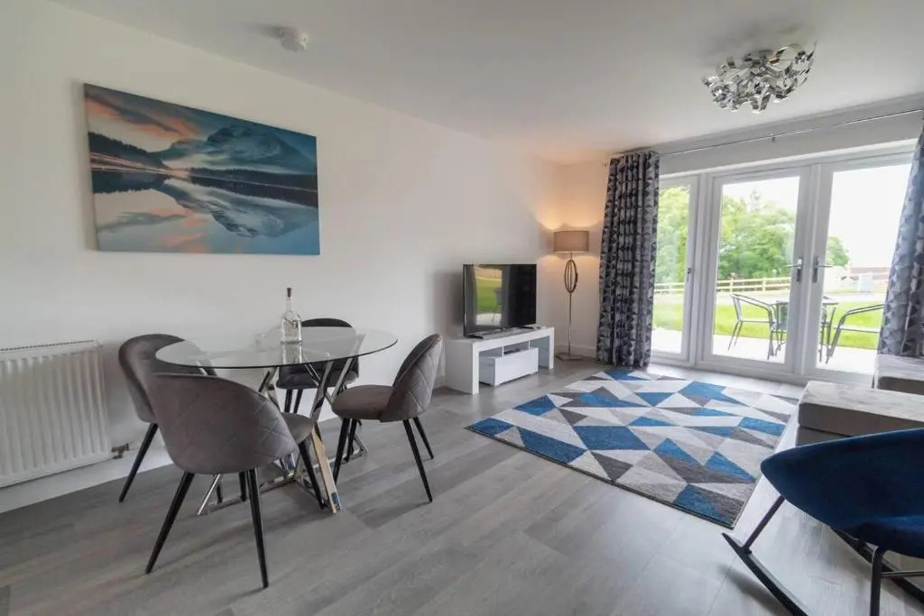 Spacious 2 Bedroom Modern Apartment in Inverness