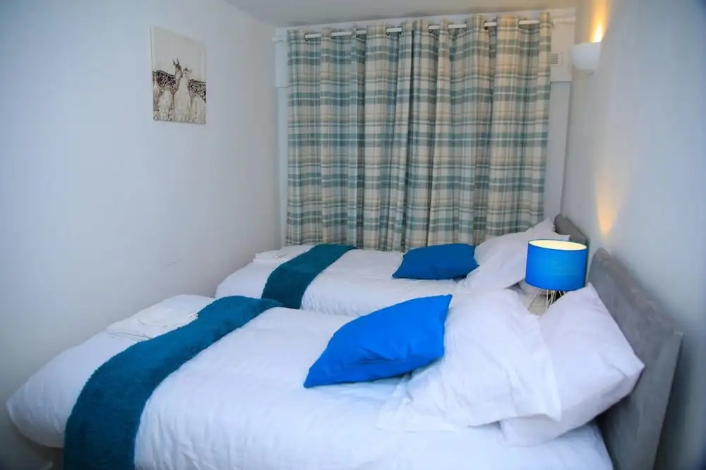 NEW Cosy 3BD Flat Minutes to Leeds City Centre