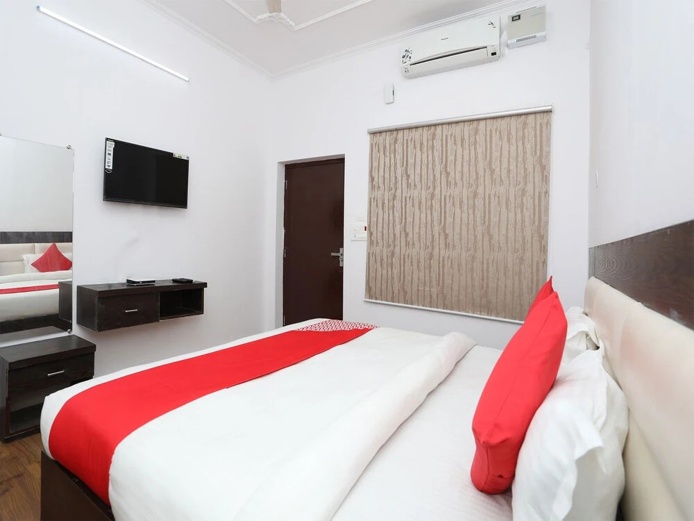 OYO 15219 Hotel Neer Buddha