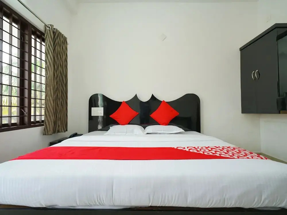 OYO 23388 Fathima Residency