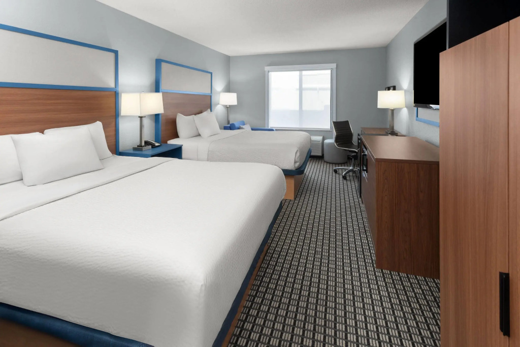 AmericInn by Wyndham Reedsburg