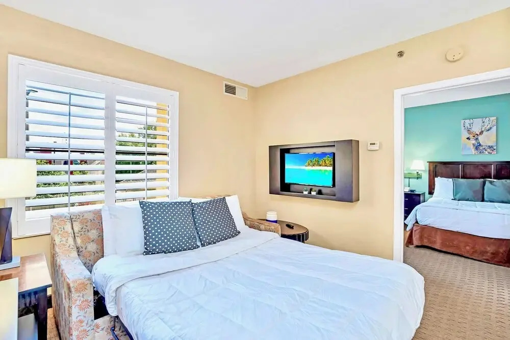 Cozy Apartment w Pool and Hot Tub - Near Disney