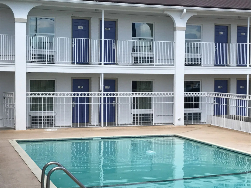 Studio 6-Bryan, TX - University Area