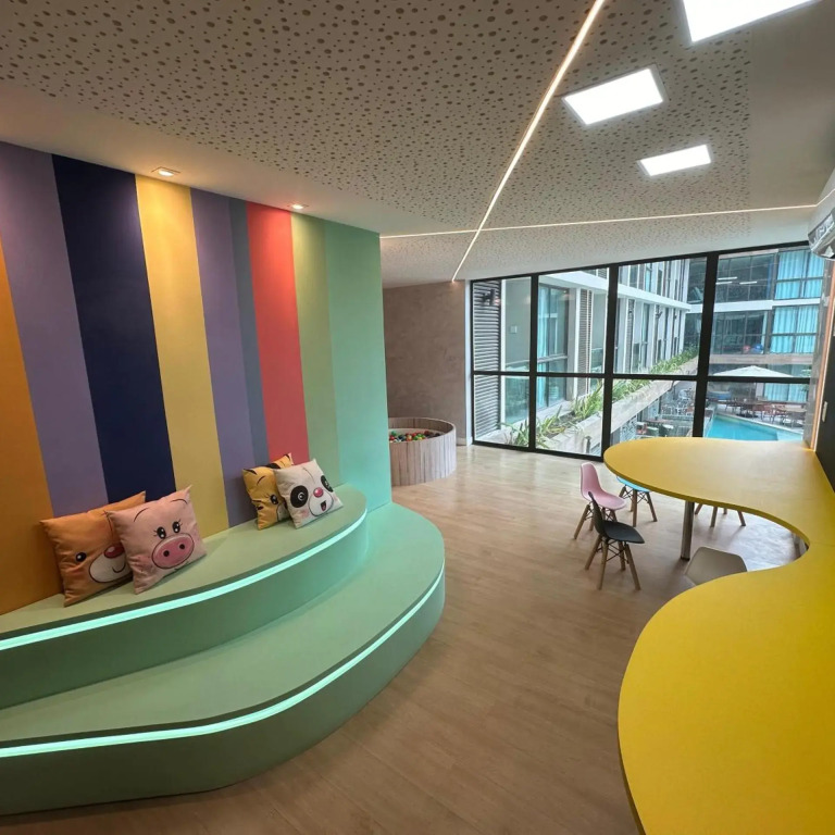 Sunny Hall by AFT