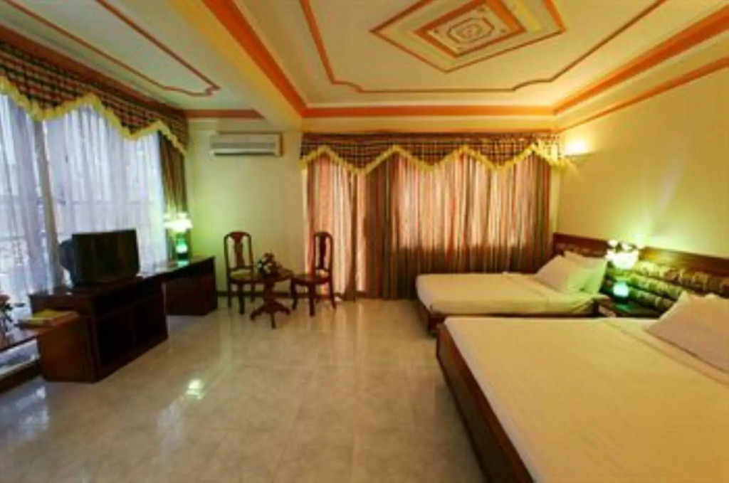 Lucky Star Hotel