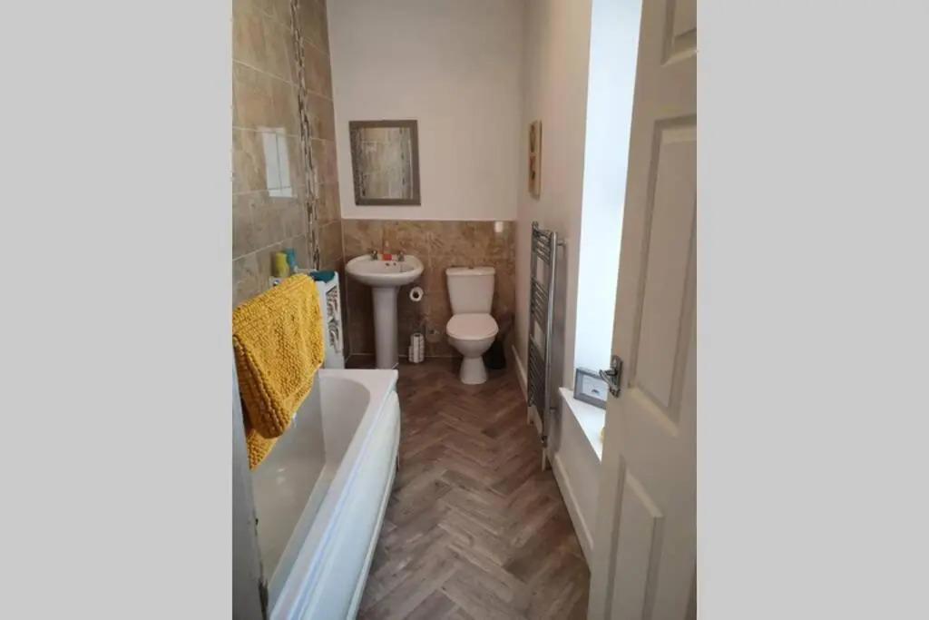 Pomfret House, 3 Bedrooms, Burnley Central, Contractors and Groups first choice, Free Parking