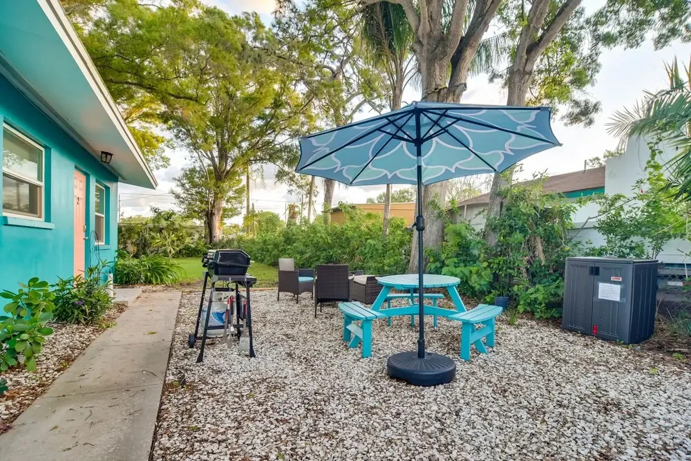 Largo Vacation Rental: 5 Mi to Clearwater Beach!