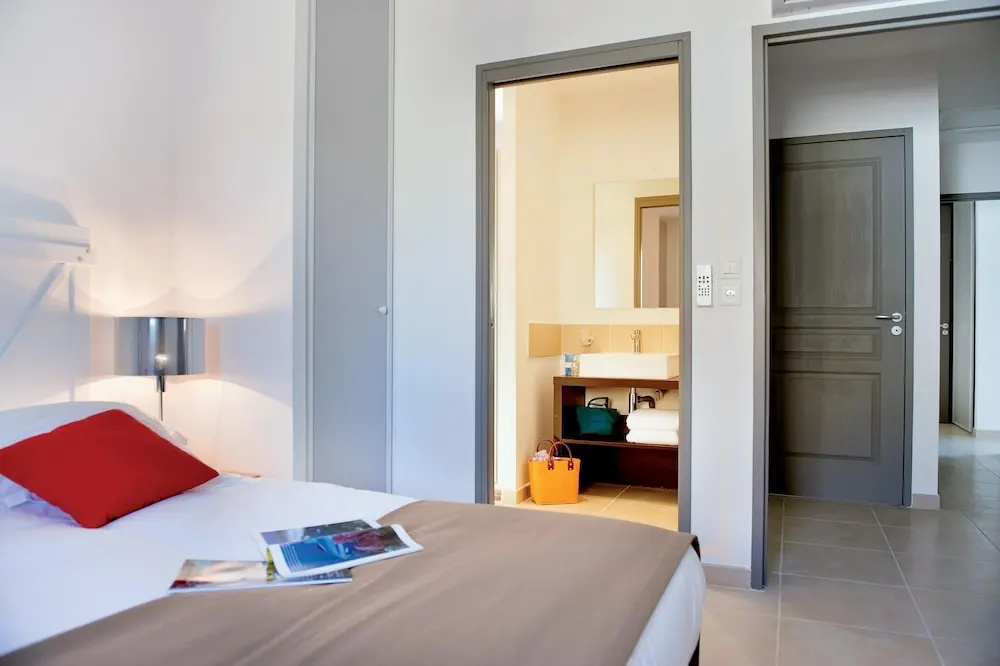Luberon Villa With Private Pool for 8