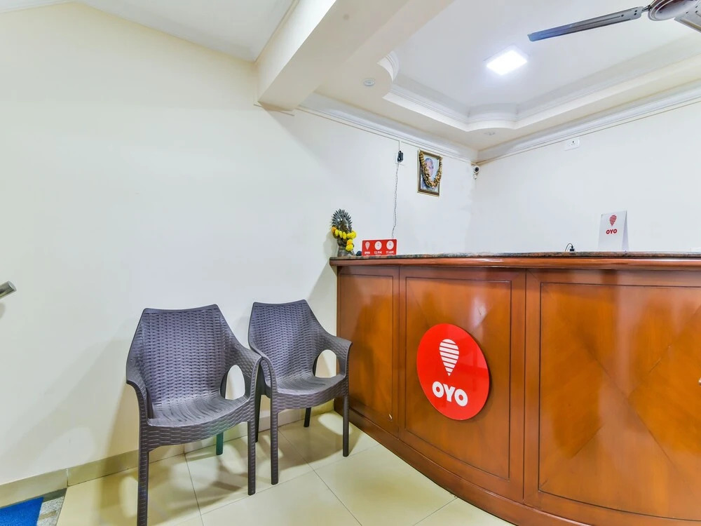OYO 14930 Gomati Business Hotel