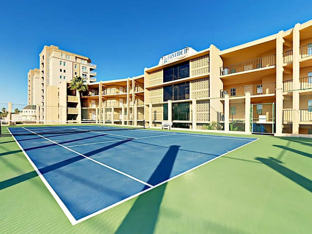 4400 Gulf Blvd Condo Unit 207