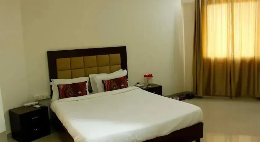 Laurent & Benon Luxury Service Apartment - Khar (West)