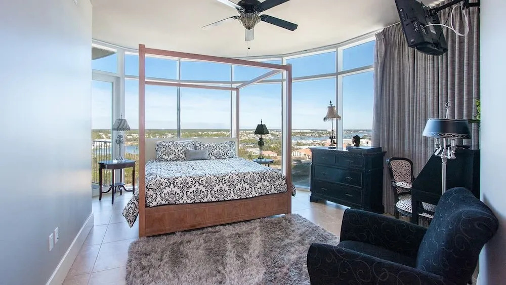 Spacious Four Bedroom With Wrap-around Balcony - Unit Tpd0901