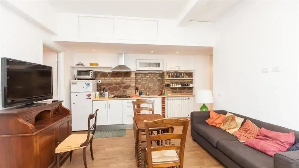 Trastevere Historical Apartment