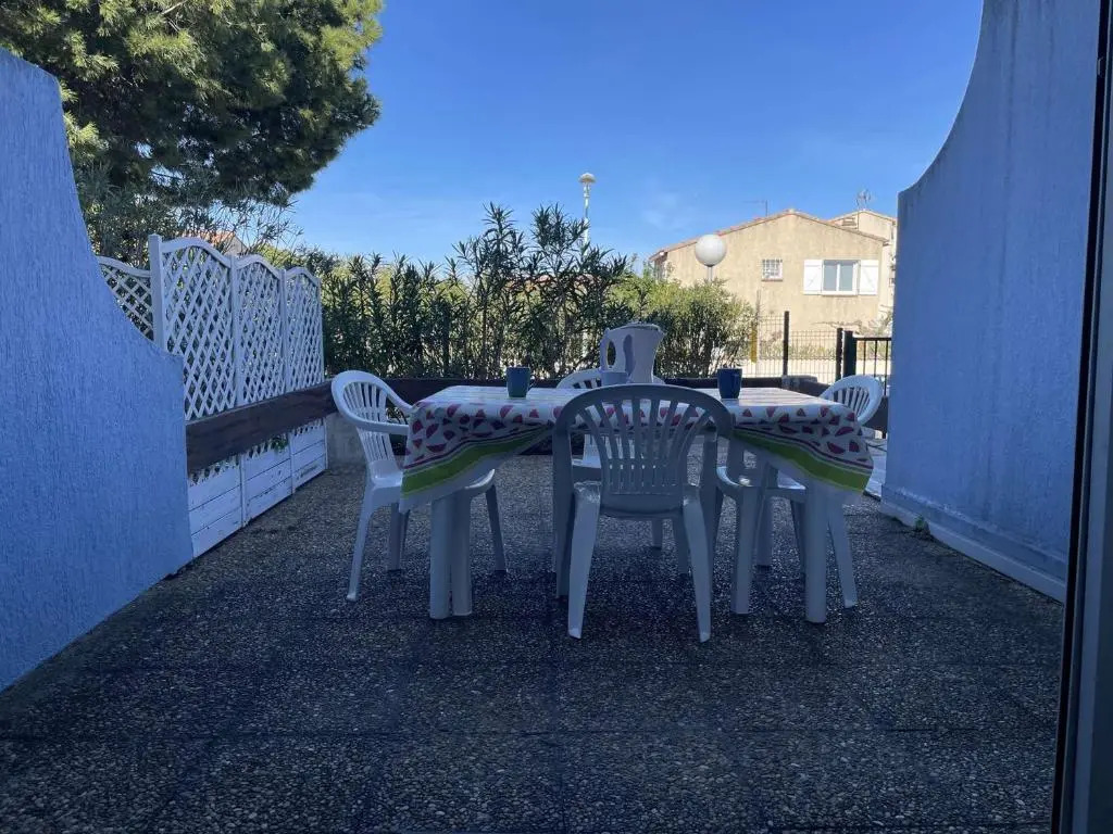 Appartement Le Grau-du-Roi, 1 pièce, 4 personnes - FR-1-250-140