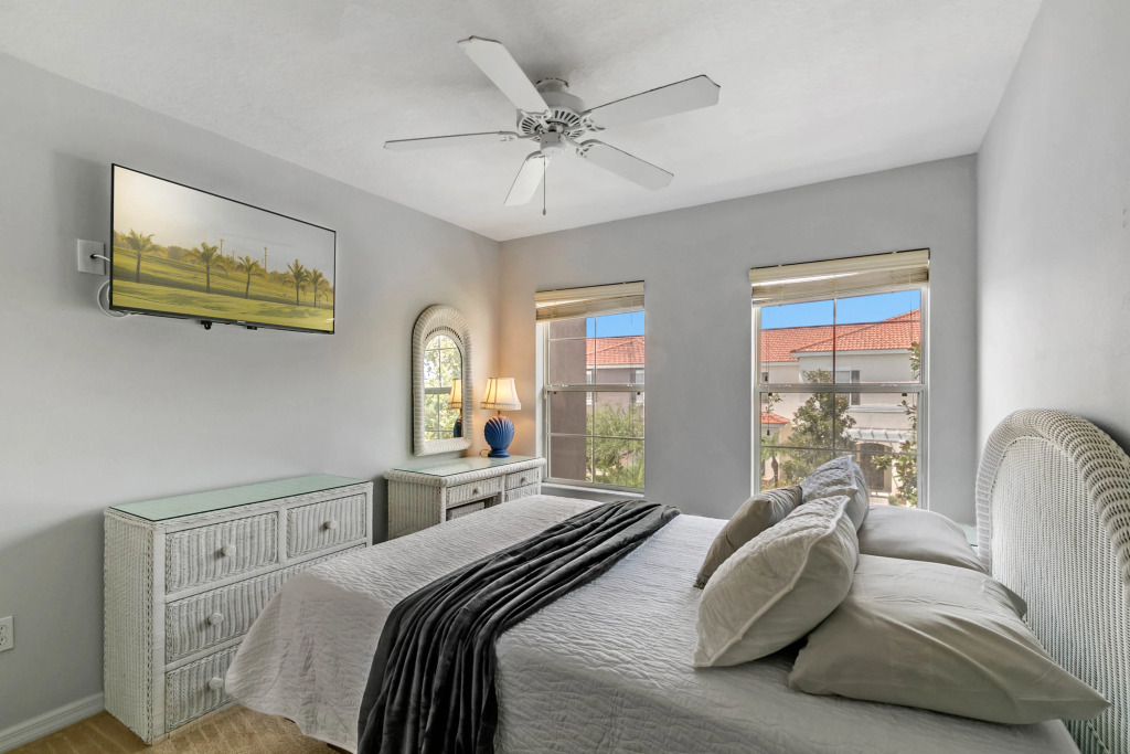3 Bedrooms 2 Bathrooms Bella Vida 4552 Al