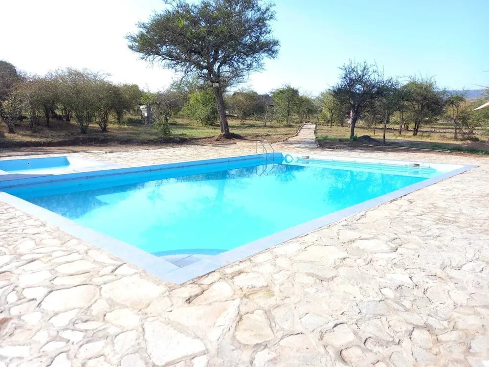 ELANGATA OLERAI LUXURY TENTED CAMP