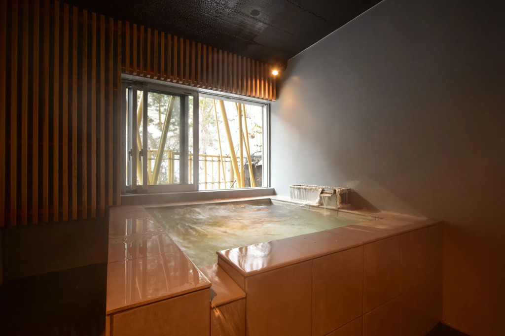 Shima Onsen Hinatamikan