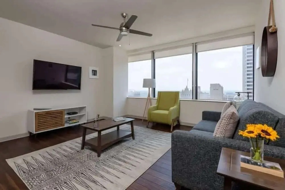 Stunning CozySuites on Elm St. 10