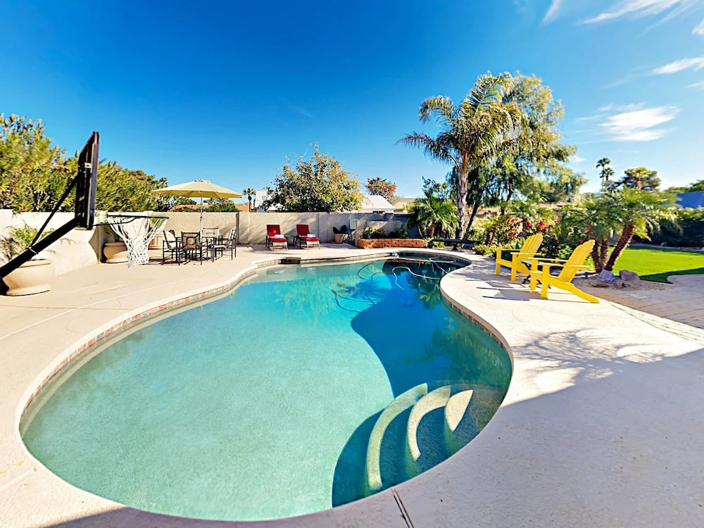 Stylish Desert Oasis - 3 Br Home