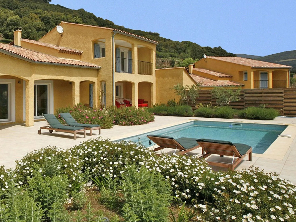 Exotic Holiday Home in Ceps with Private Pool