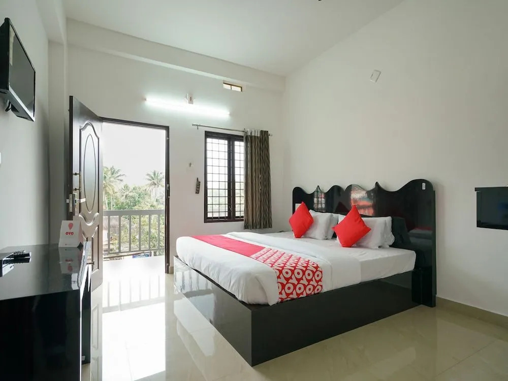 OYO 23388 Fathima Residency