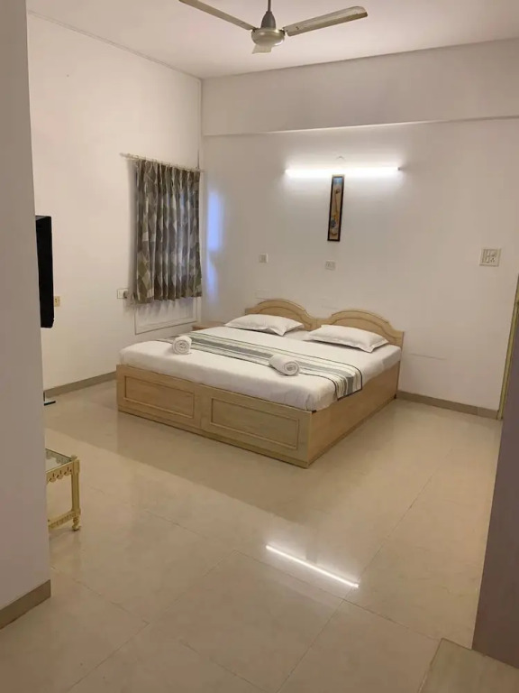 Comfortable & Relaxing Stay In Bandra East