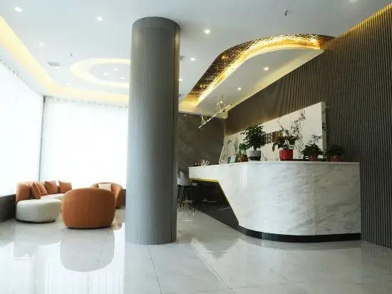 Xinglong Holiday Hotel (Liling Liquan Road Railway Station)