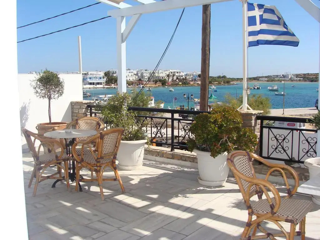Akrogiali Studios & Rooms