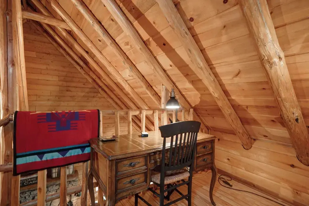 The Guest House Historic Cabin in Big Canoe